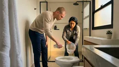 Basta um pouco de detergente no vaso entupido? Entenda quando o truque funciona (e quando parar)