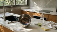 Panela de inox sem brilho e manchada? Um jeito simples de recuperar — e evitar que volte