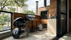 Carvão, gás ou elétrica: o detalhe que muda o sabor (e o custo) do churrasco em casa